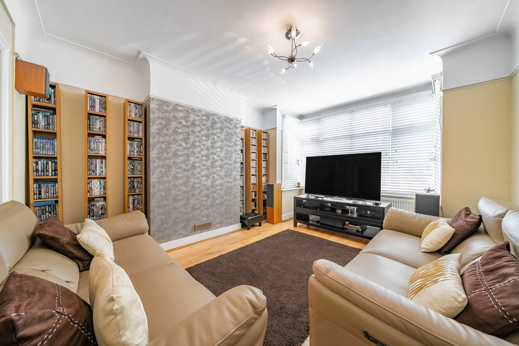 Property photo 2 of 18 Picture No. 04
