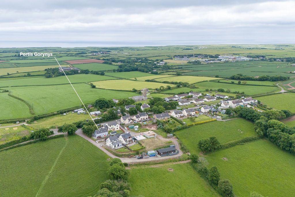 Property photo 2 of 29