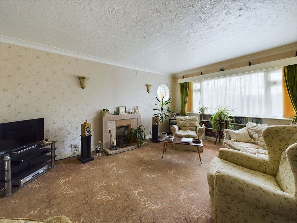 Property photo 3 of 15