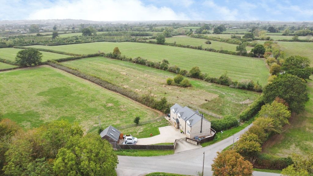 Property photo 1 of 33