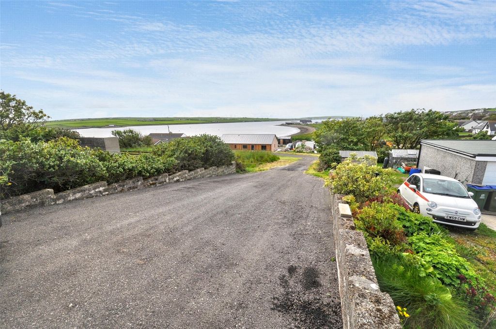 Property photo 3 of 12 Driveway
