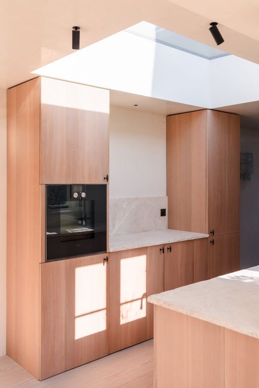 Property photo 3 of 11 Kitchen