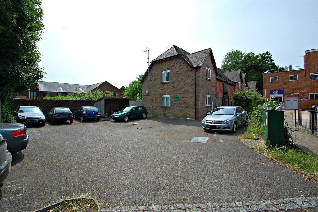 Property photo 3 of 6 Front