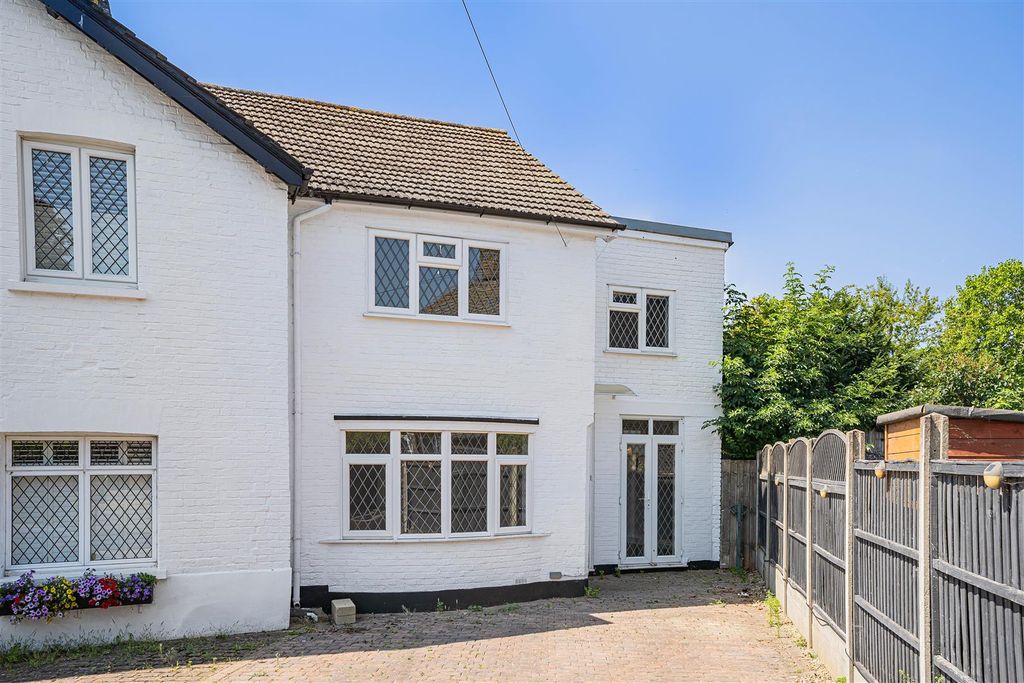 Property photo 1 of 28