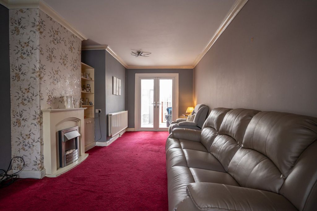 Property photo 3 of 37