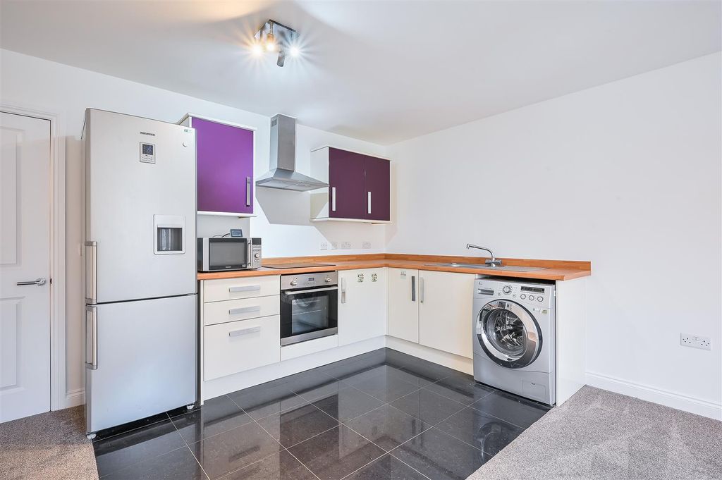 Property photo 3 of 8 West Grove Court,- (5).Jpg