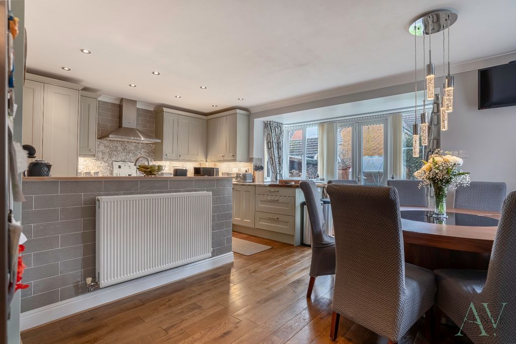 Property photo 2 of 20 4907914