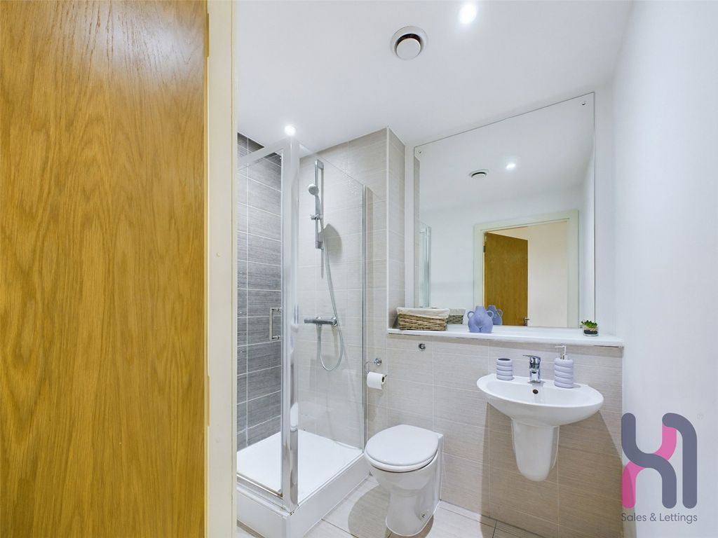 Property photo 3 of 8 Picture No. 16