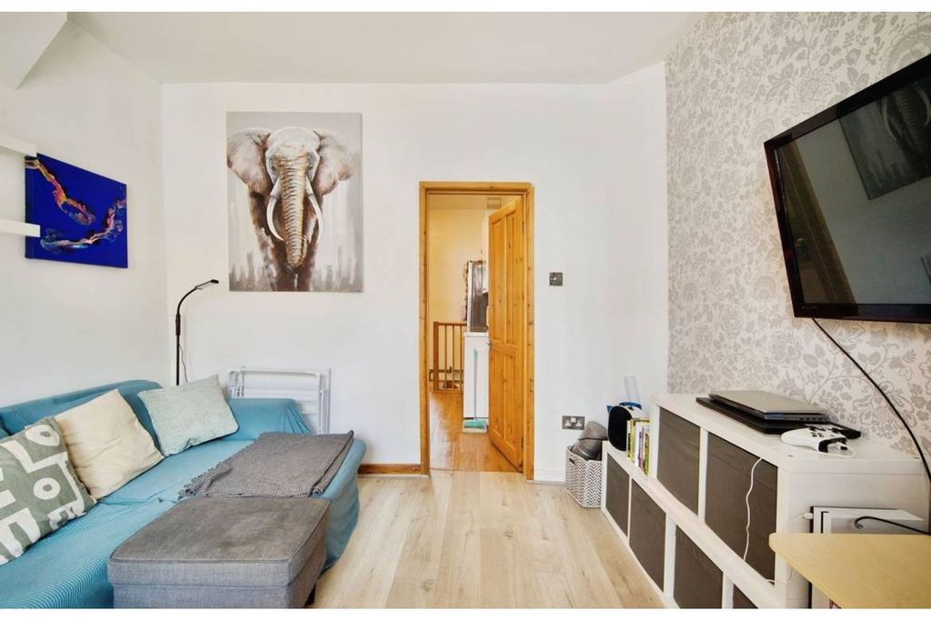 Property photo 3 of 20