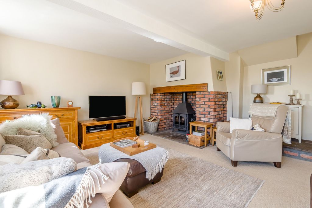 Property photo 3 of 23