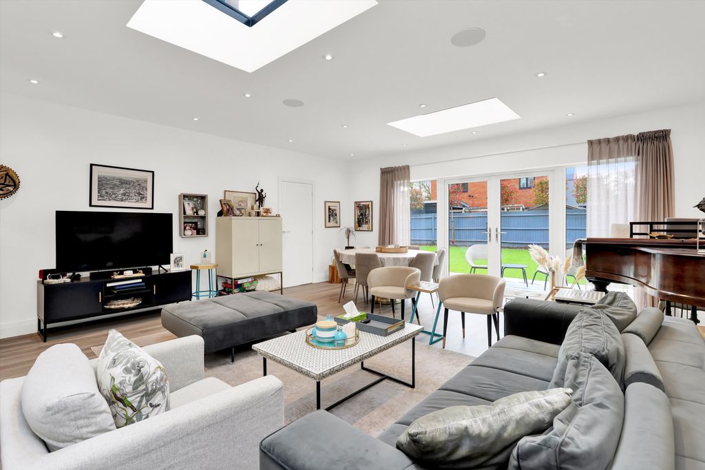 Property photo 3 of 14 Image