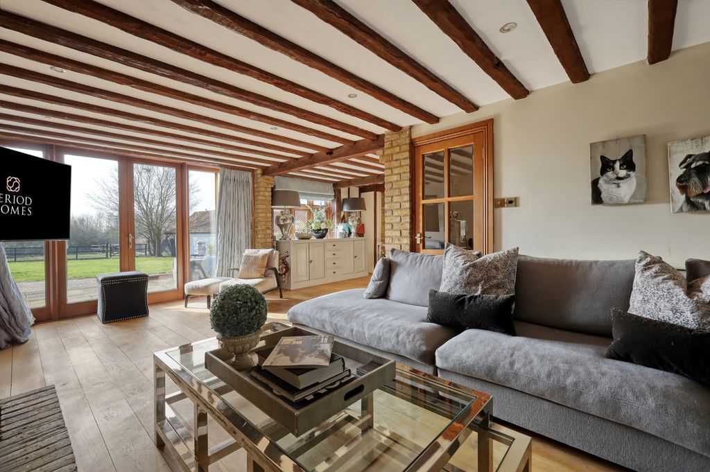 Property photo 3 of 26 Reception