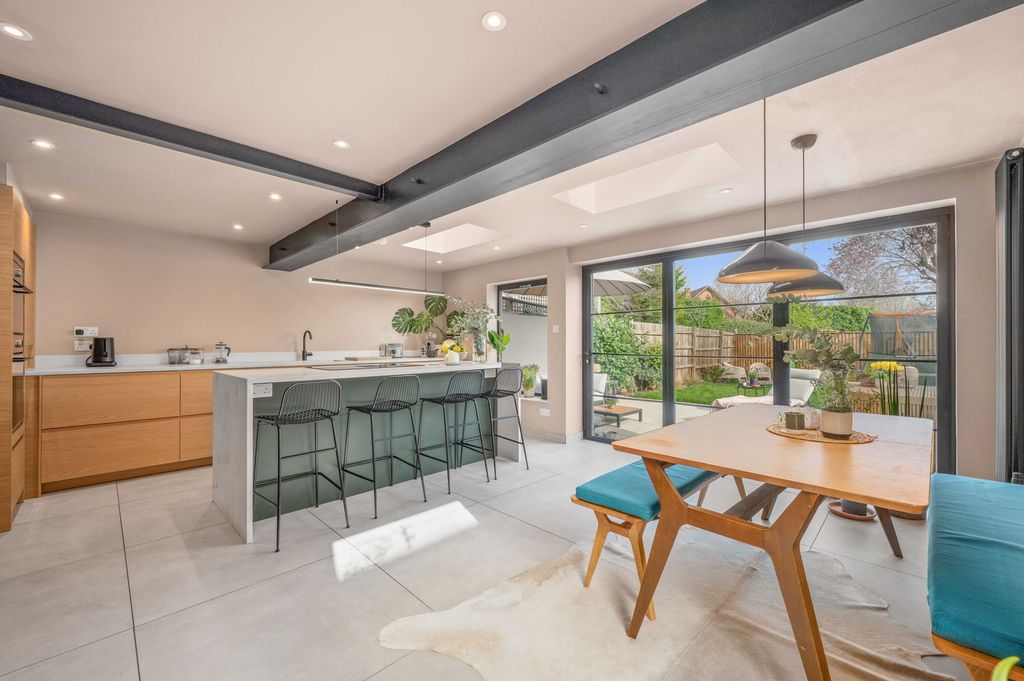 Property photo 2 of 21