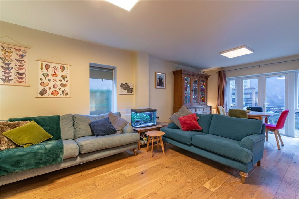 Property photo 3 of 22 Sitting Room