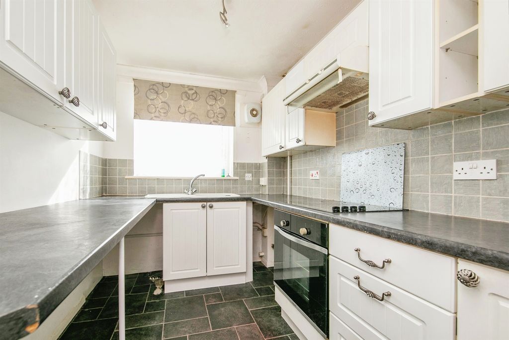 Property photo 3 of 13