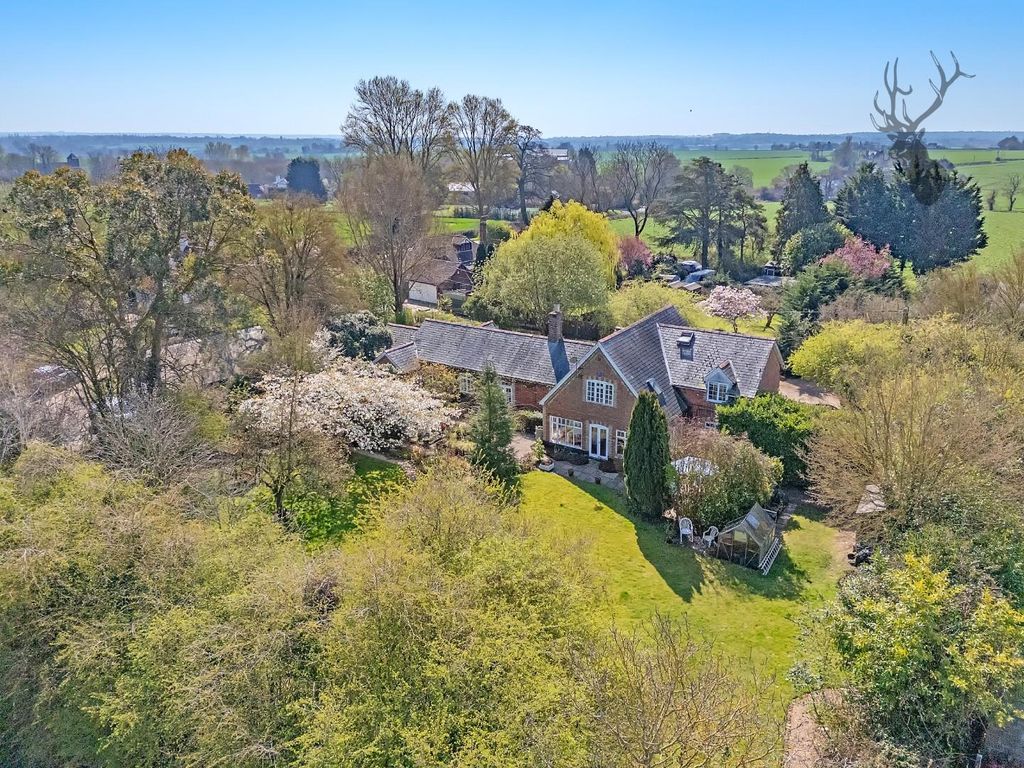Property photo 1 of 32