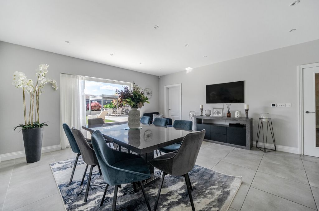 Additional image 5 of 5 bed detached house for saleAster Lea, Warfield, Bracknell RG42