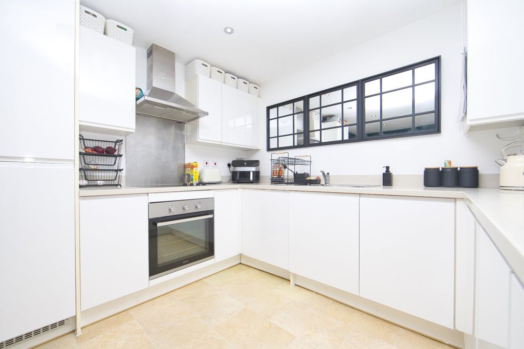 Property photo 3 of 13 Picture 3