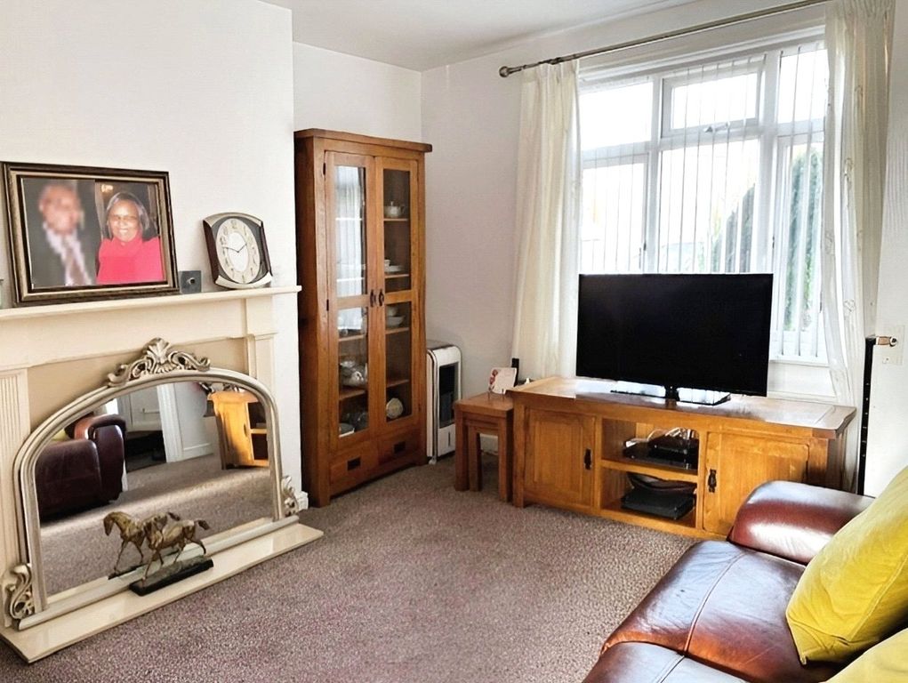 Property photo 2 of 10 Living Room