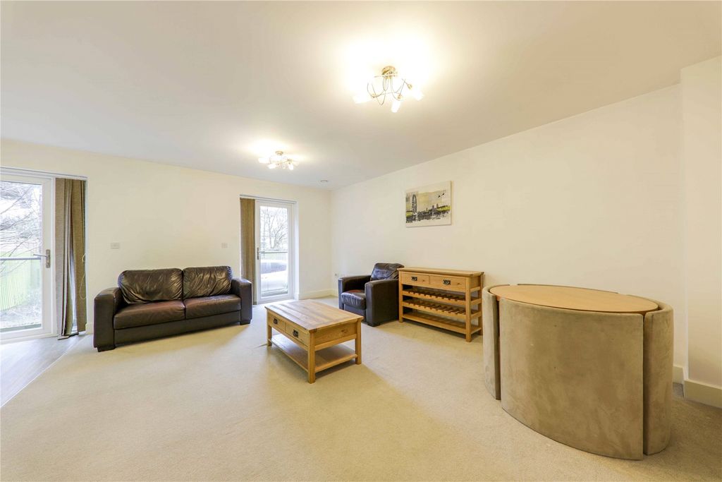 Property photo 3 of 7 Living Room