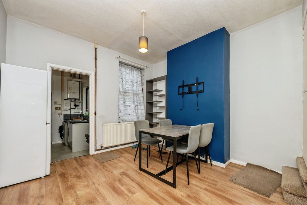 Property photo 2 of 16