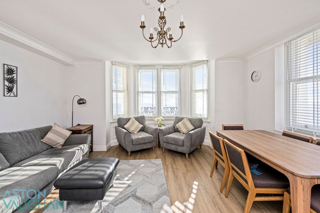 Property photo 2 of 22 4928522