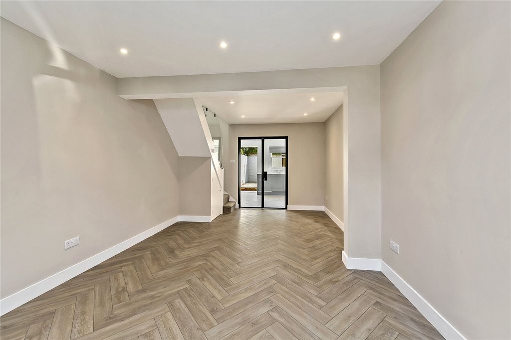 Property photo 2 of 12 Picture No. 03