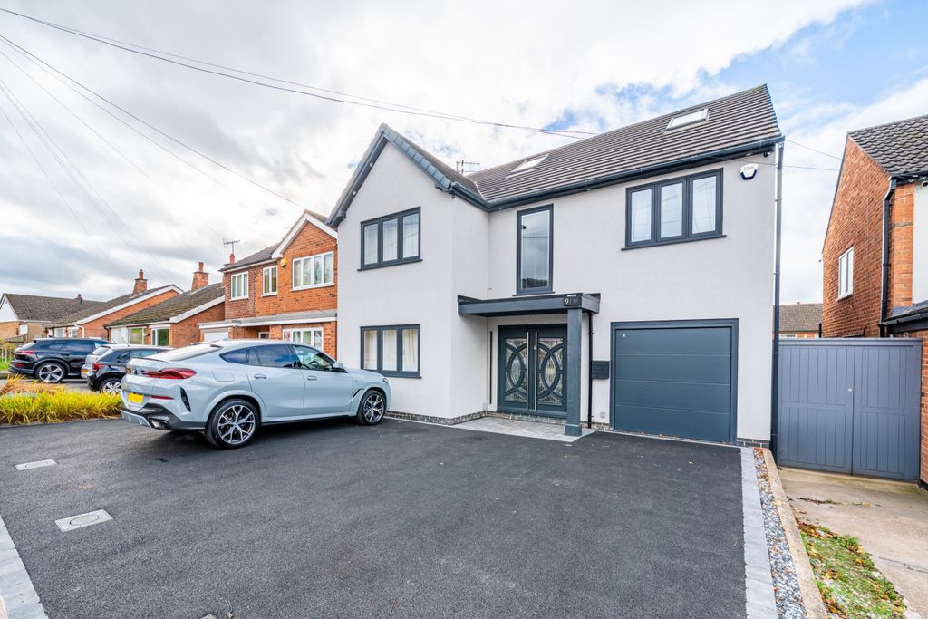 Property photo 1 of 35