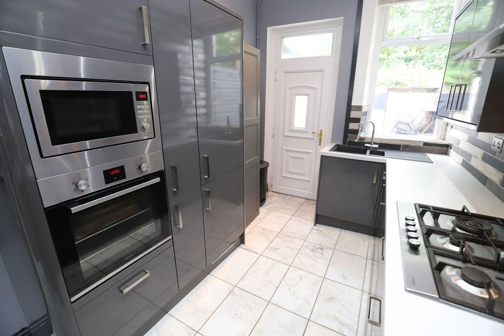 Property photo 3 of 26