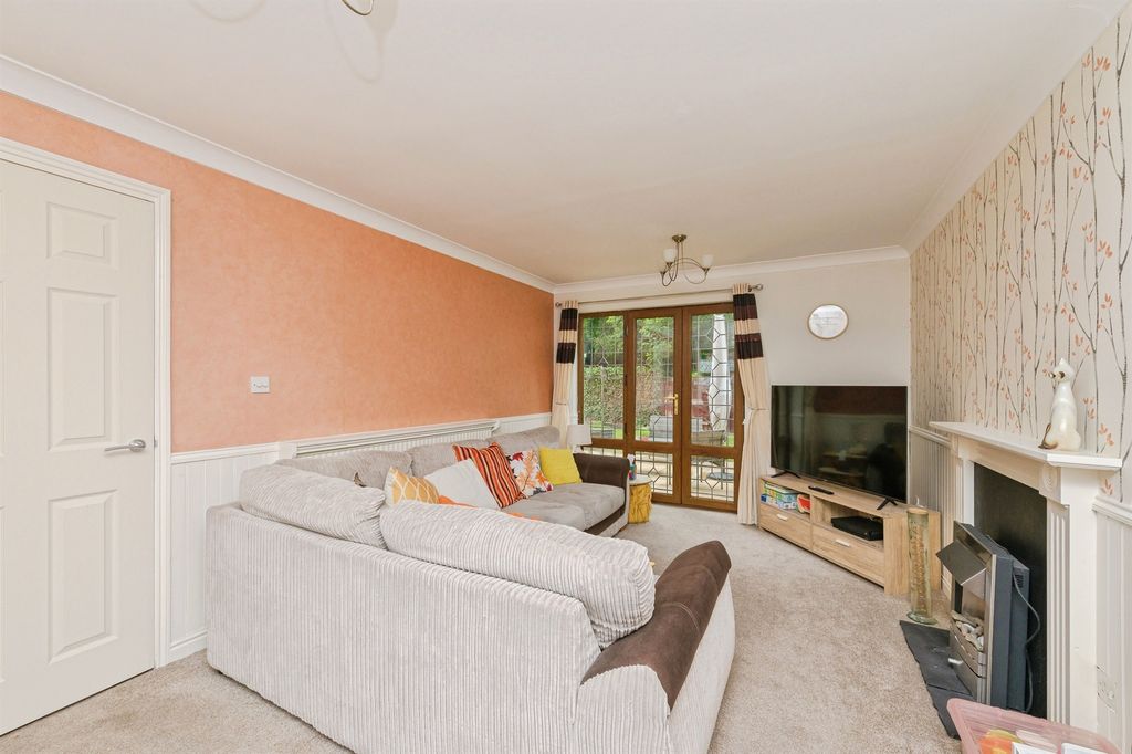 Property photo 2 of 18