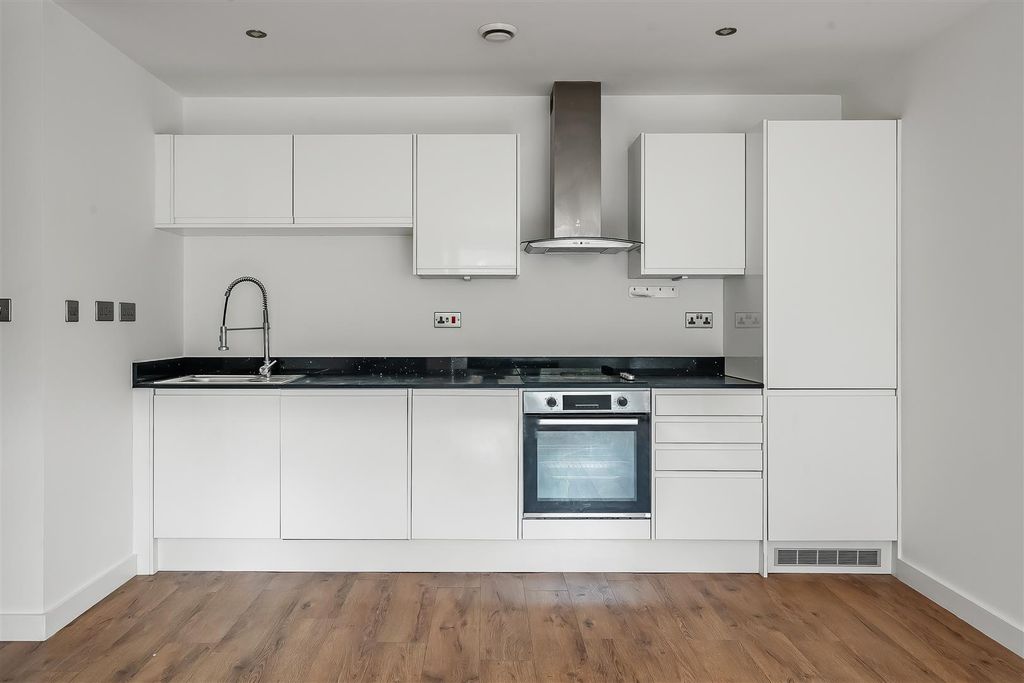 Property photo 2 of 12 Flat-10-Deepdene-House-5.Jpg