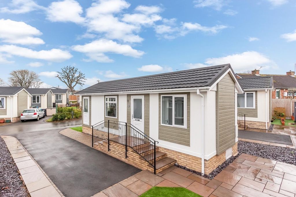 Property photo 3 of 12