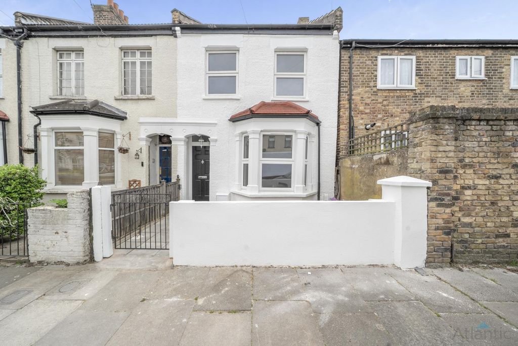 Property photo 1 of 11 2 Bed End Terrace For Sale Kingston Road, Edmonton N9