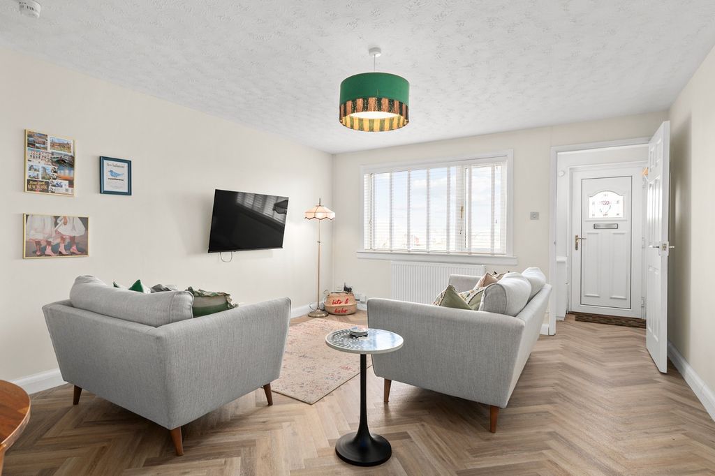 Property photo 2 of 24 5025785