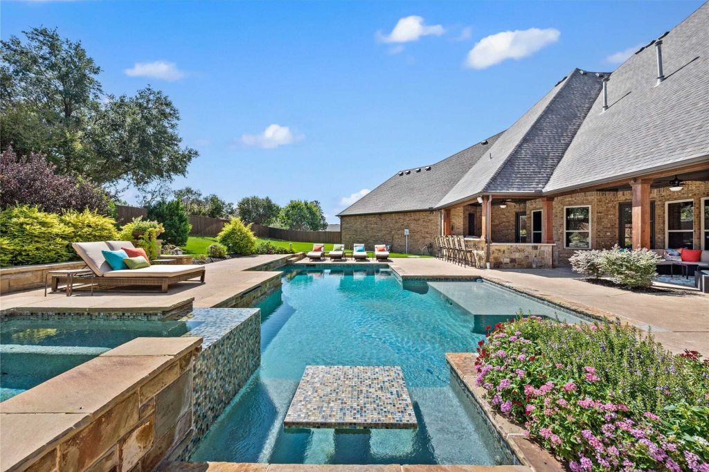 Property photo 1 of 3