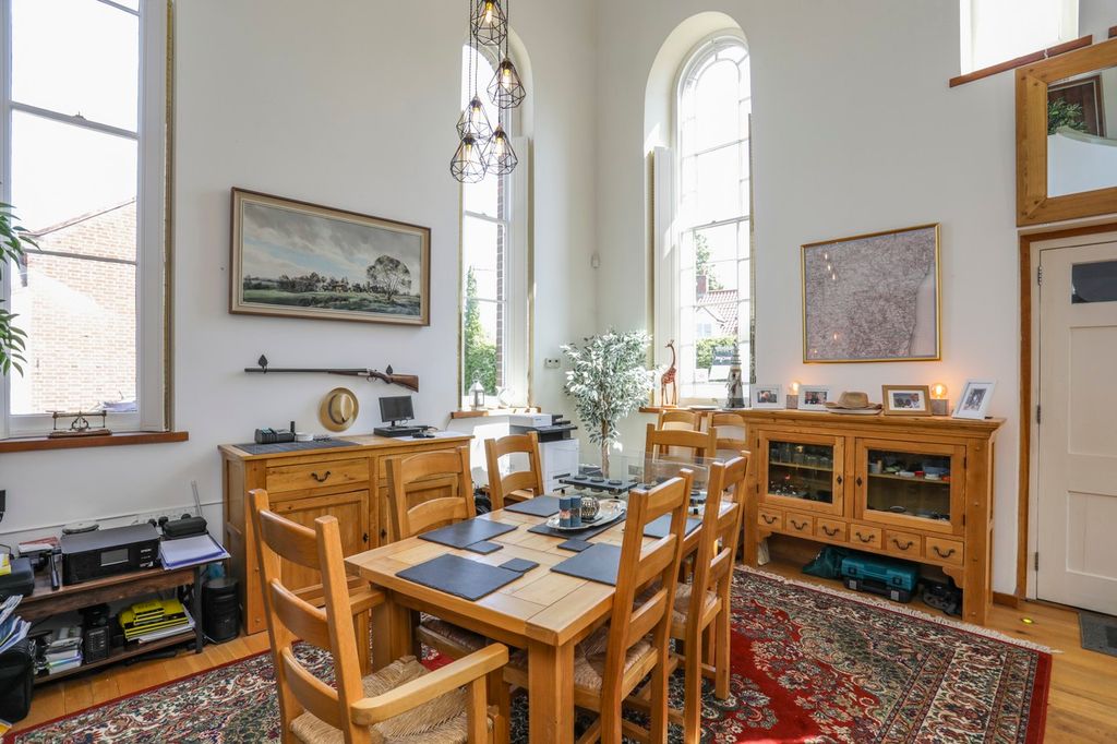 Property photo 3 of 27 9T5A7707