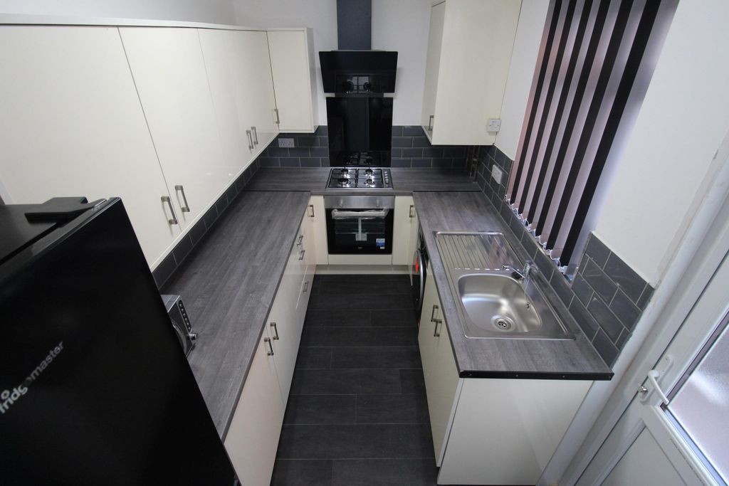 Property photo 2 of 27 Image