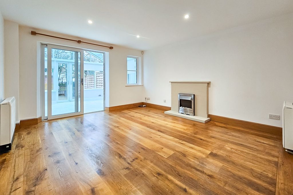 Property photo 3 of 23