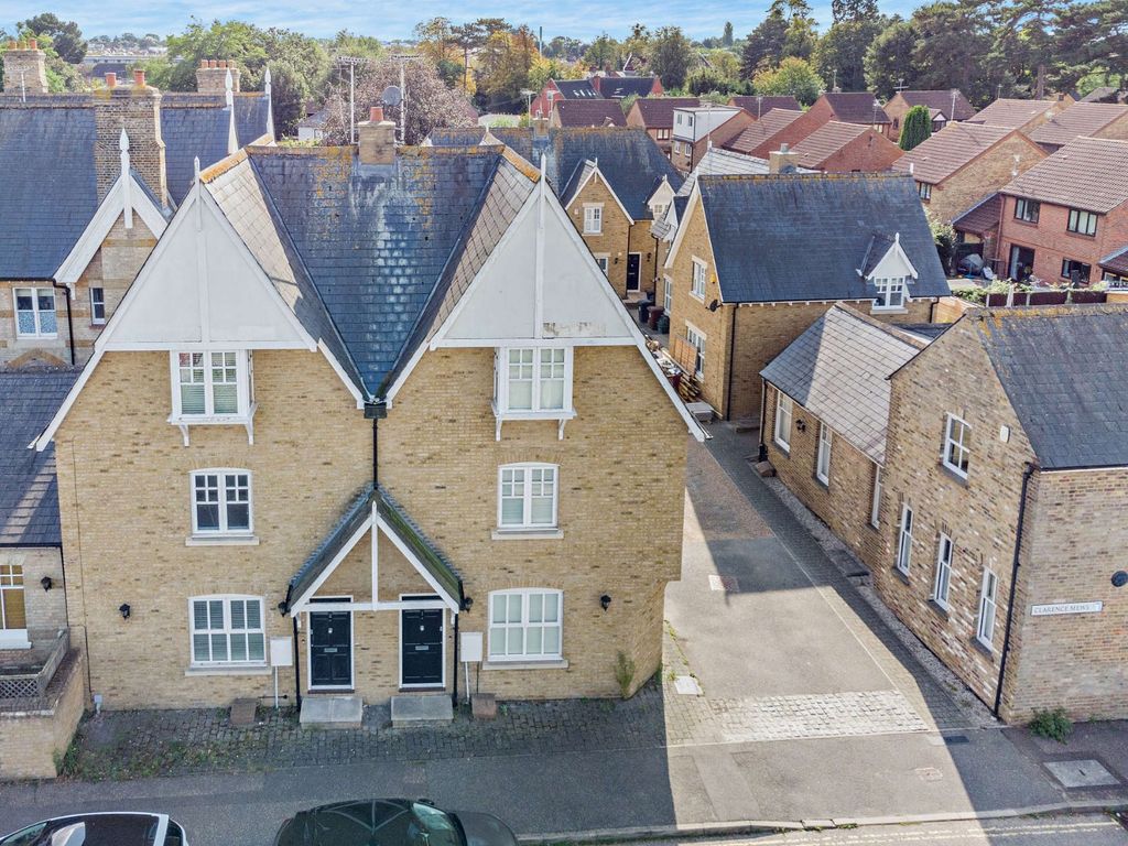Property photo 2 of 17 Picture No. 24