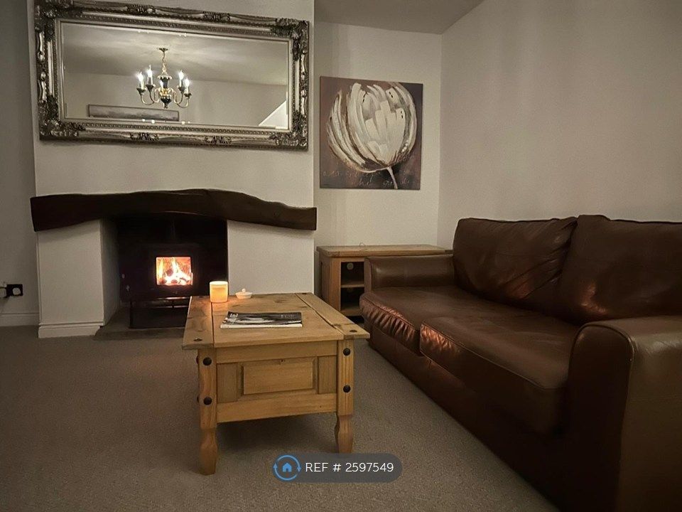 Property photo 1 of 16 Living Room