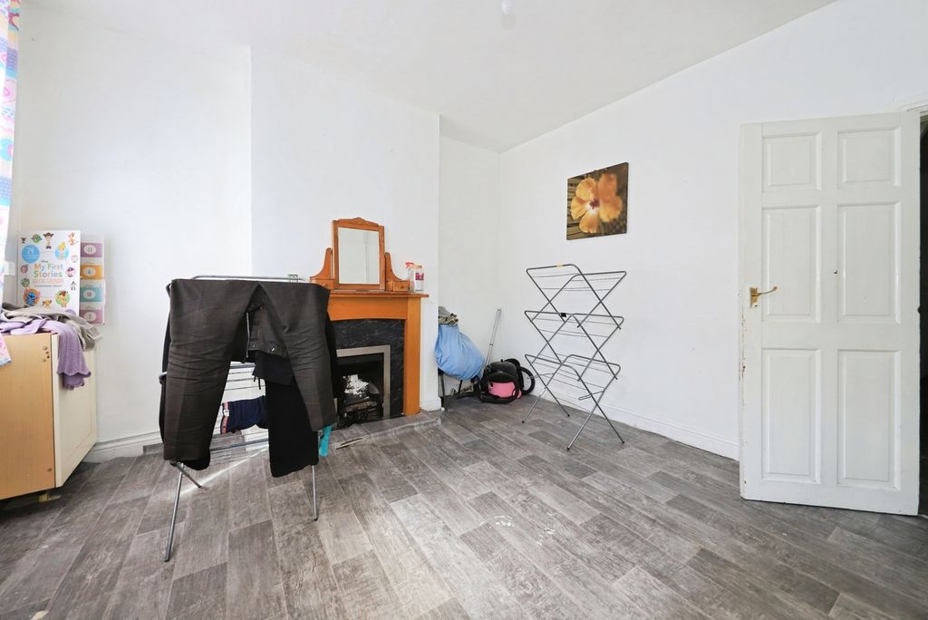 Property photo 2 of 16 Photo