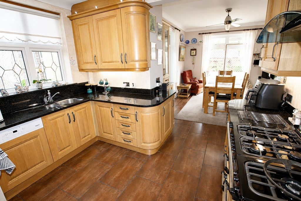 Property photo 3 of 38 Lancaster Gardens 14 - Kitchen New 1