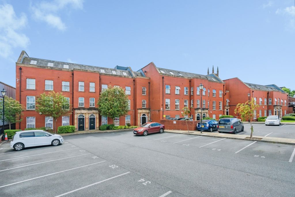 Property photo 1 of 14 1. Rear Aspect