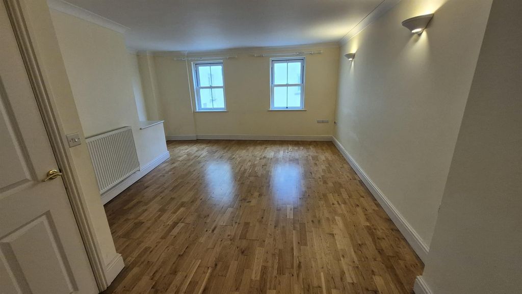 Property photo 2 of 22 13CM Living Room 1.Jpeg