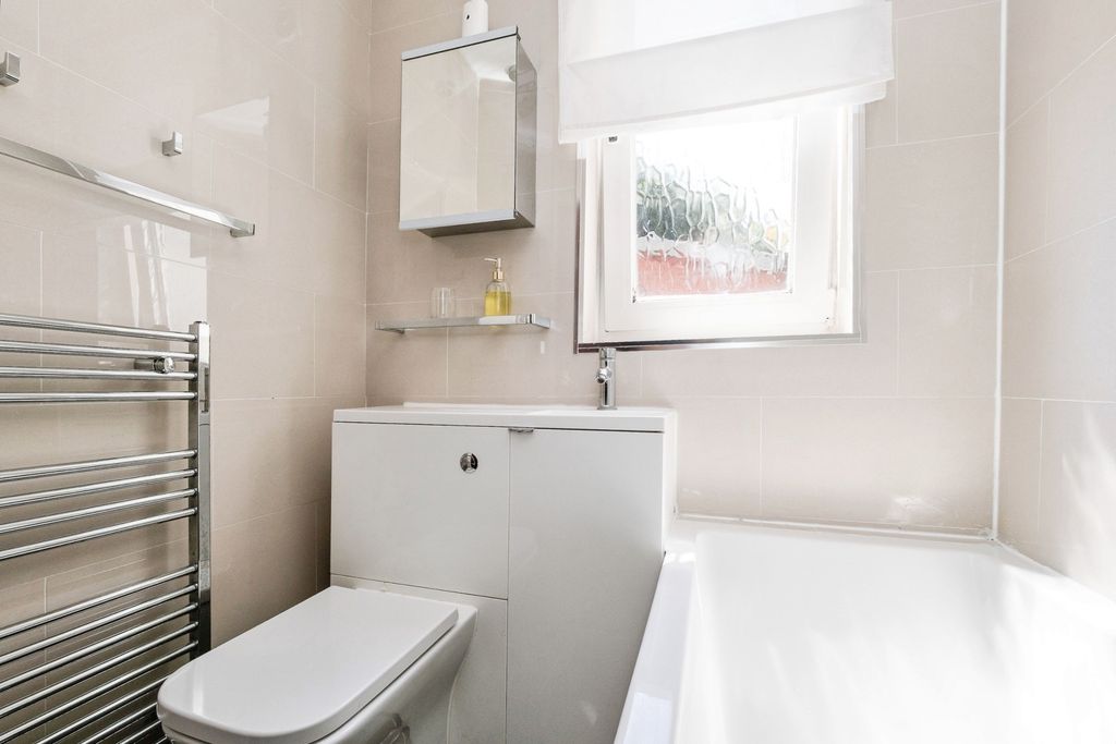 Property photo 3 of 18 Pbox-Img.Jpg
