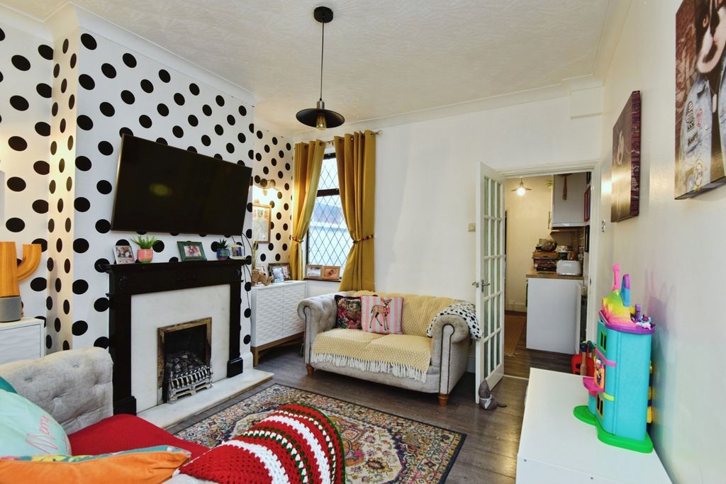 Property photo 2 of 13 Pbox-Img.Jpg