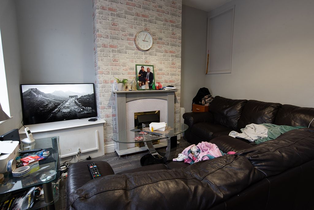 Property photo 2 of 25