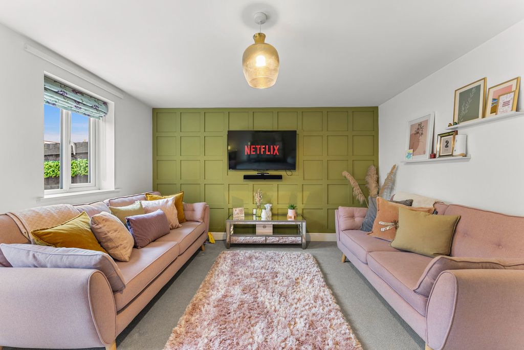 Property photo 3 of 21