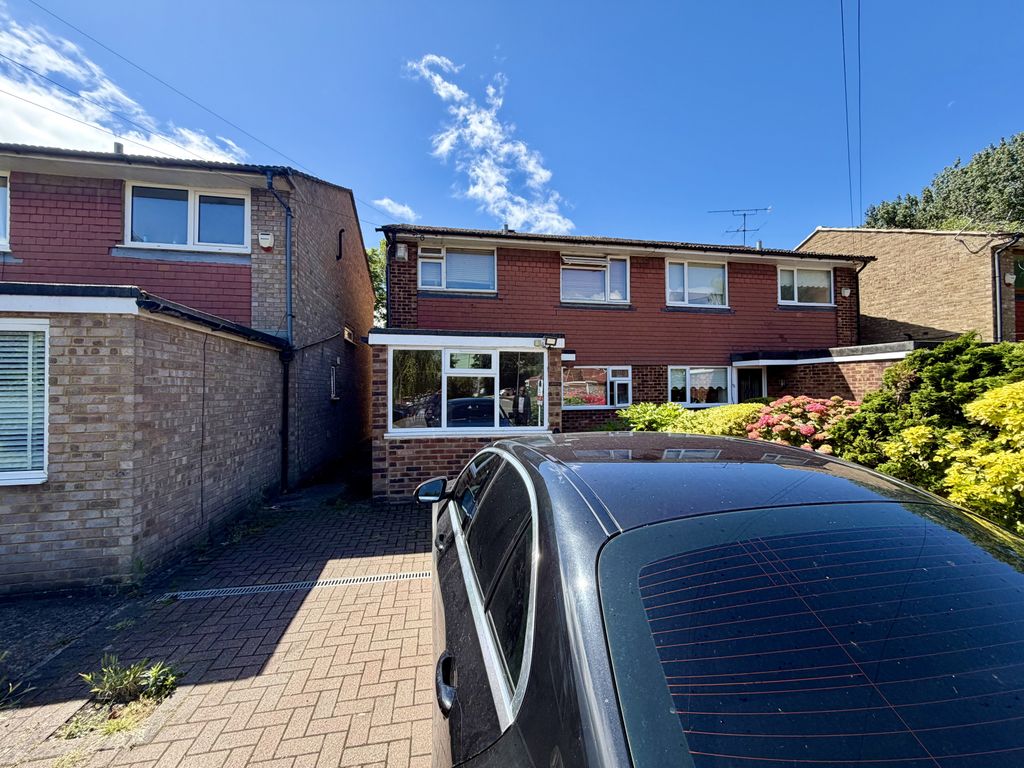 Property photo 1 of 11 Semi-Detached House To Rent Fairway Avenue, West Drayton Ub7