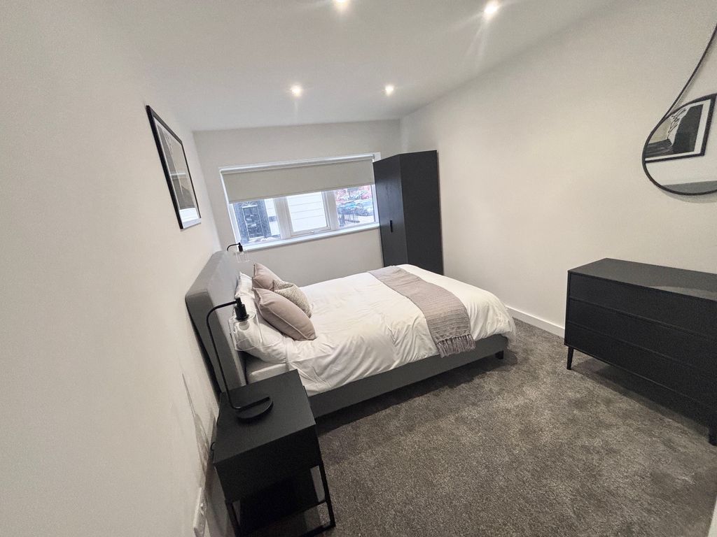 Property photo 3 of 5 Bedroom 1